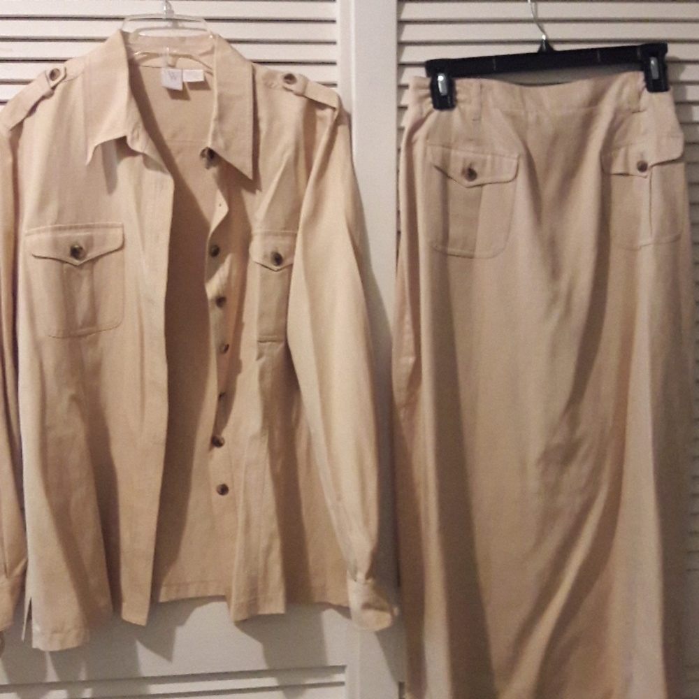 Khaki skirt suit